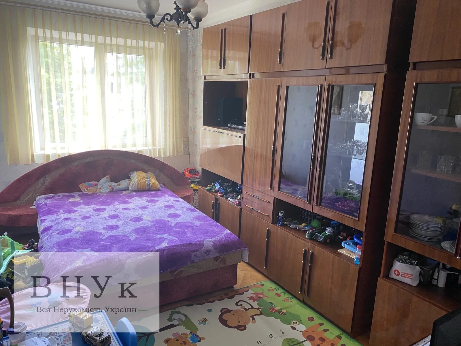 Продаж квартири 3 кімнати, 59 m², 5 пов./5 поверхів. Любомира Гузара , Тернопіль. 