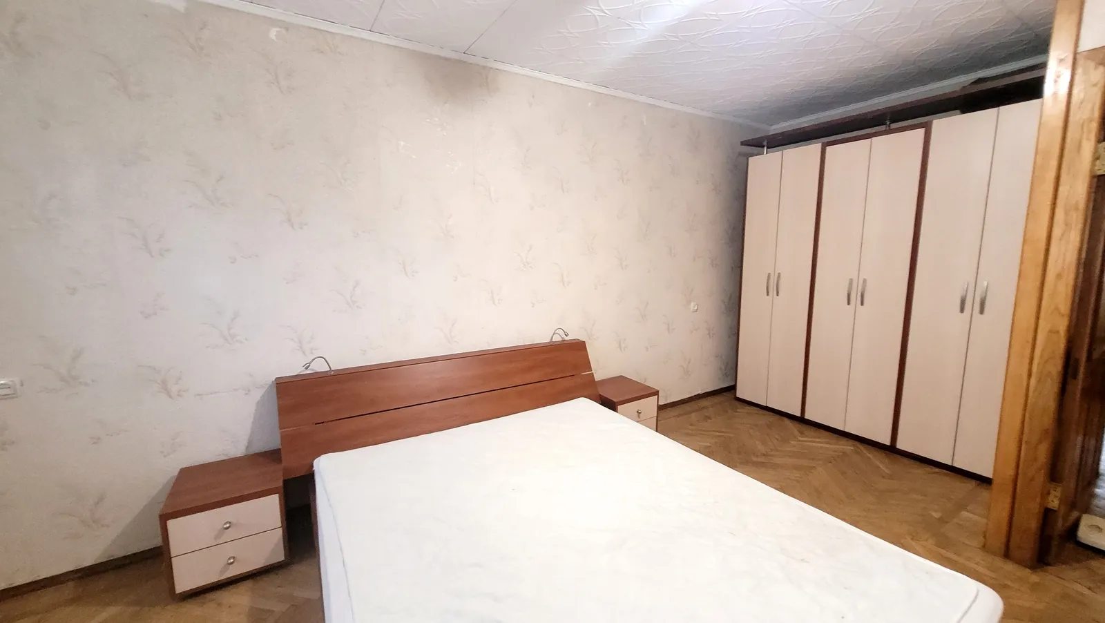 Apartments for sale. 2 rooms, 49 m², 2nd floor/5 floors. 47, Heroev Krut ul. Tereshkovoy, Odesa. 