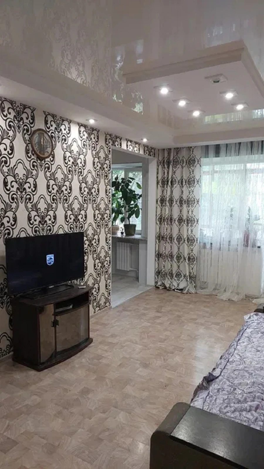 Apartments for sale. 3 rooms, 56 m², 2nd floor/5 floors. 28, Kosmonavtov ul., Odesa. 