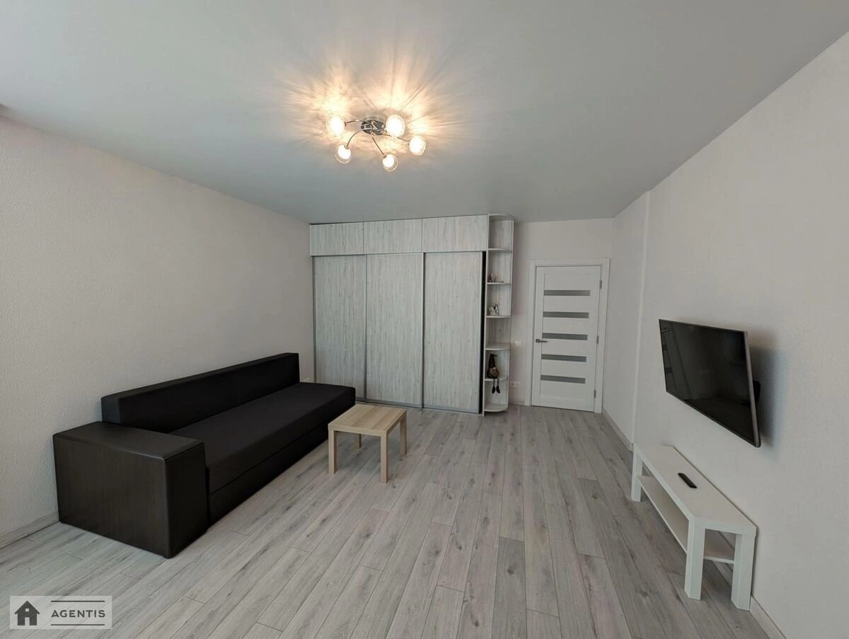 Apartment for rent. 2 rooms, 72 m², 24 floor/25 floors. 6, Yevhena Sverstyuka vul. Maryny Raskovoyi, Kyiv. 