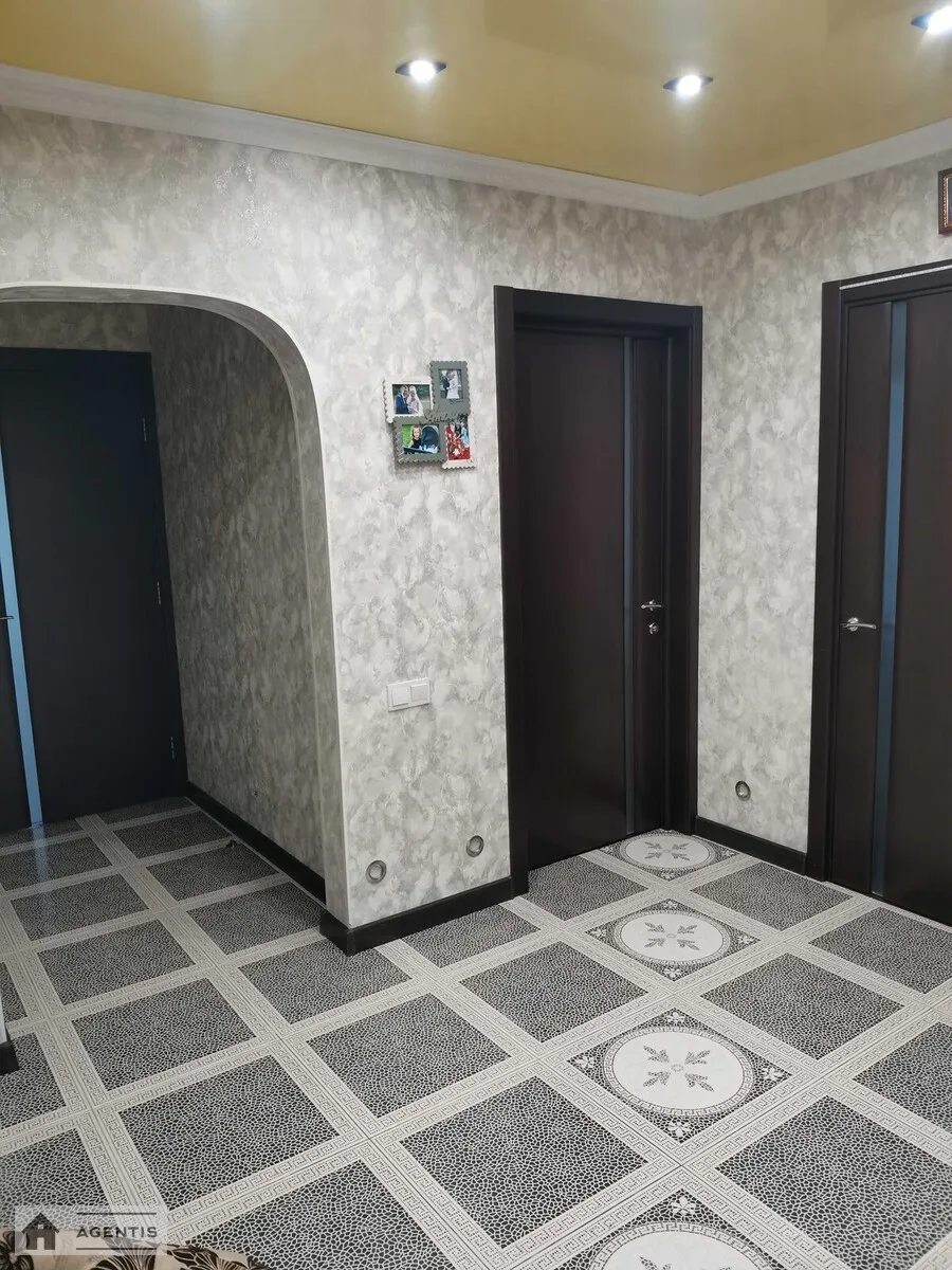 Apartment for rent. 2 rooms, 69 m², 22 floor/25 floors. 1, Klymenta Kvitky vul. Makarenka, Kyiv. 