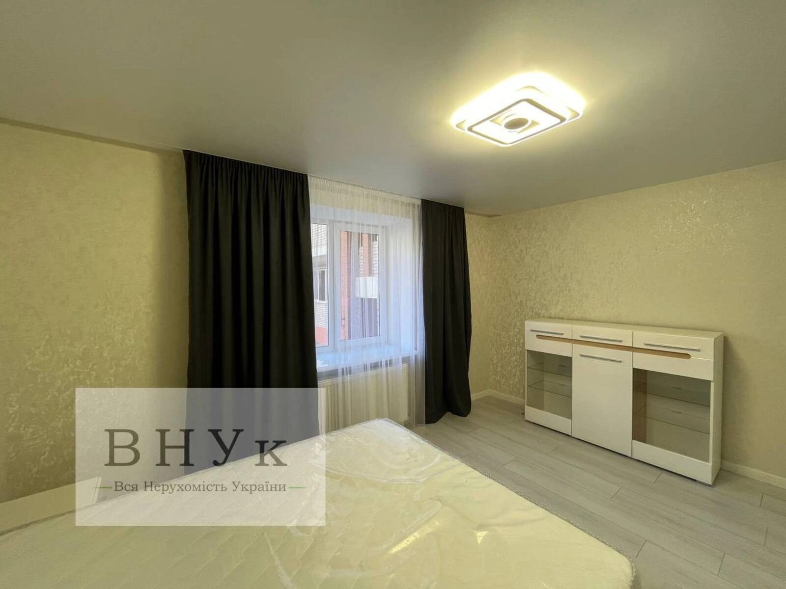 Apartments for sale. 1 room, 41 m², 1st floor/10 floors. Hayova vul., Ternopil. 