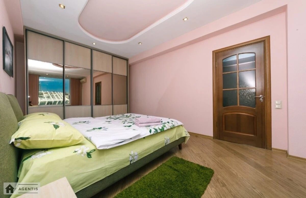 Apartment for rent. 2 rooms, 56 m², 10th floor/15 floors. Velyka Vaselkivska, Kyiv. 