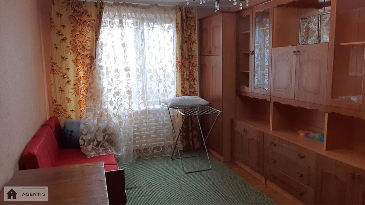 Apartment for rent. 3 rooms, 65 m², 12 floor/16 floors. Desnyanskyy rayon, Kyiv. 
