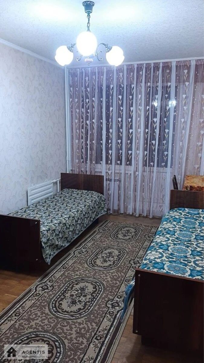 Apartment for rent. 3 rooms, 65 m², 12 floor/16 floors. Desnyanskyy rayon, Kyiv. 