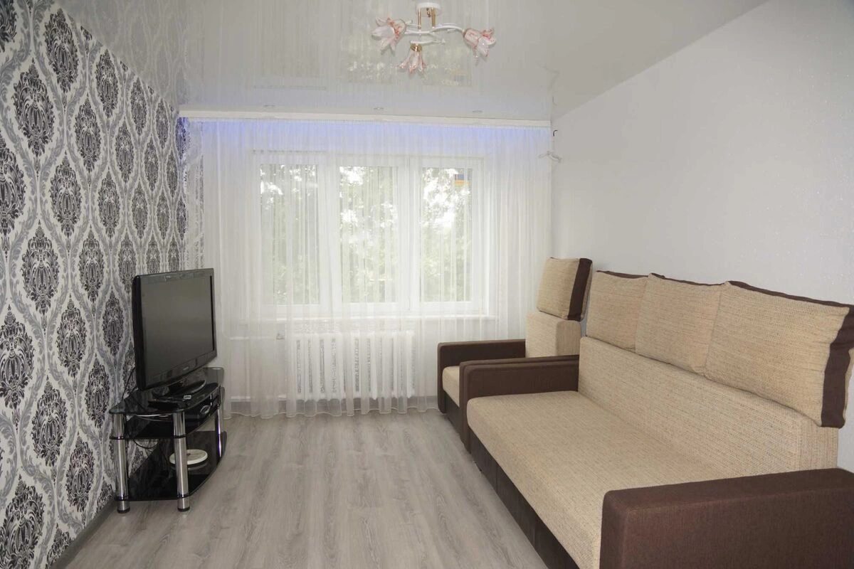Apartment for rent. 3 rooms, 69 m², 2nd floor/9 floors. Dniprovska embankment, Kyiv. 