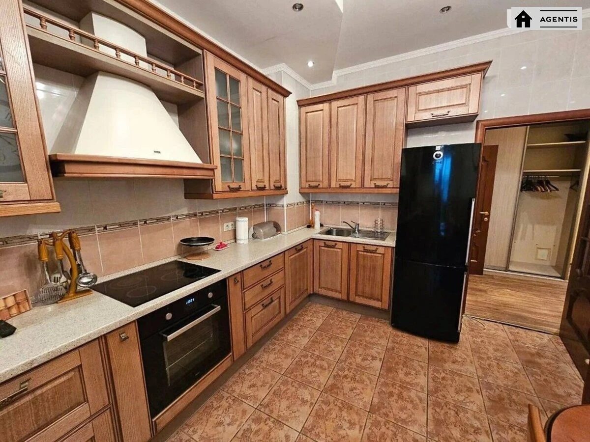 Apartment for rent. 2 rooms, 90 m², 10th floor/12 floors. 70, Pochaynynska 70, Kyiv. 