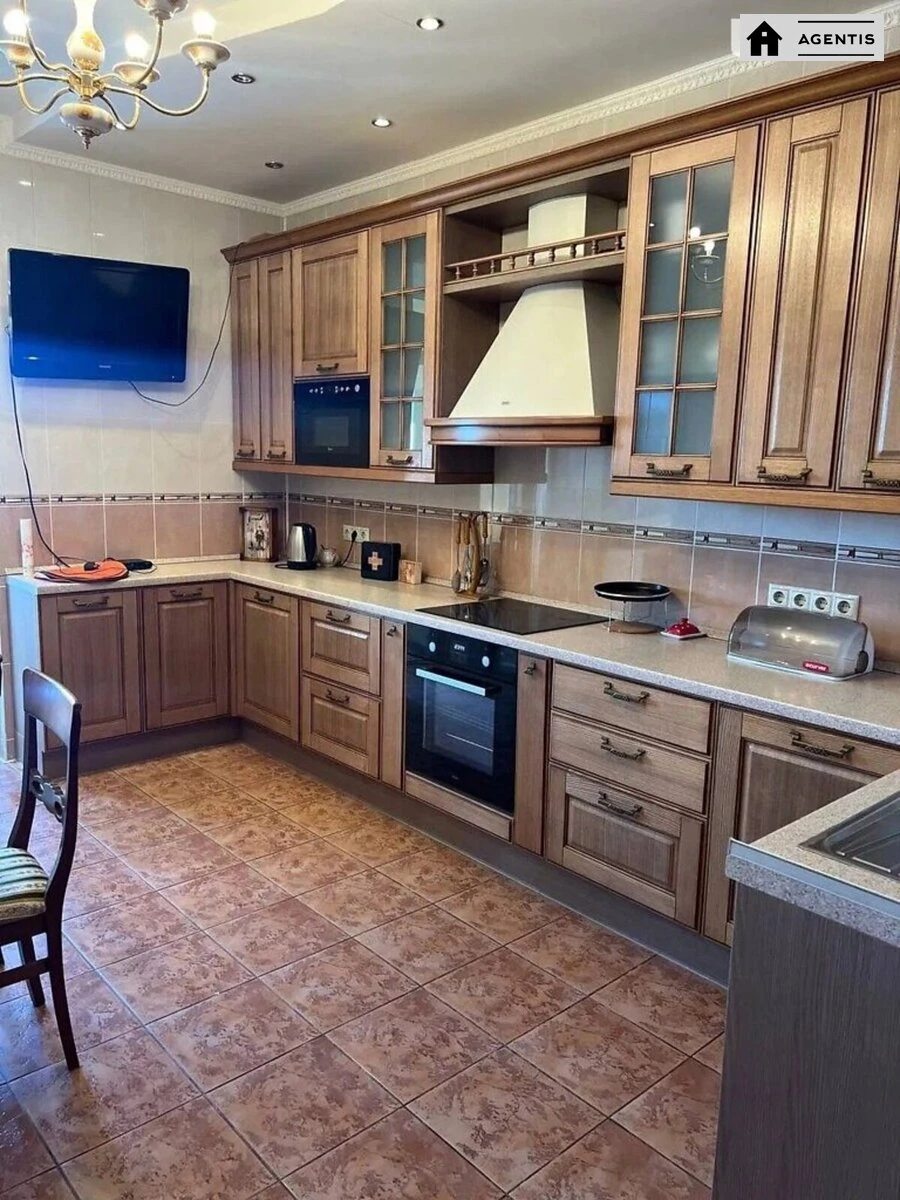 Apartment for rent. 2 rooms, 90 m², 10th floor/12 floors. 70, Pochaynynska 70, Kyiv. 