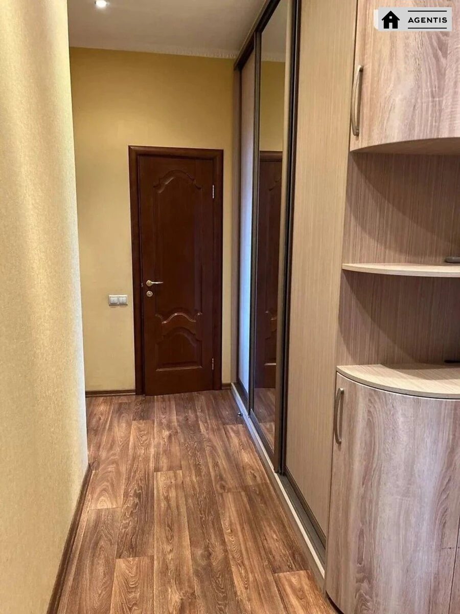 Сдам квартиру. 2 rooms, 90 m², 10th floor/12 floors. 70, Почайнинская 70, Киев. 