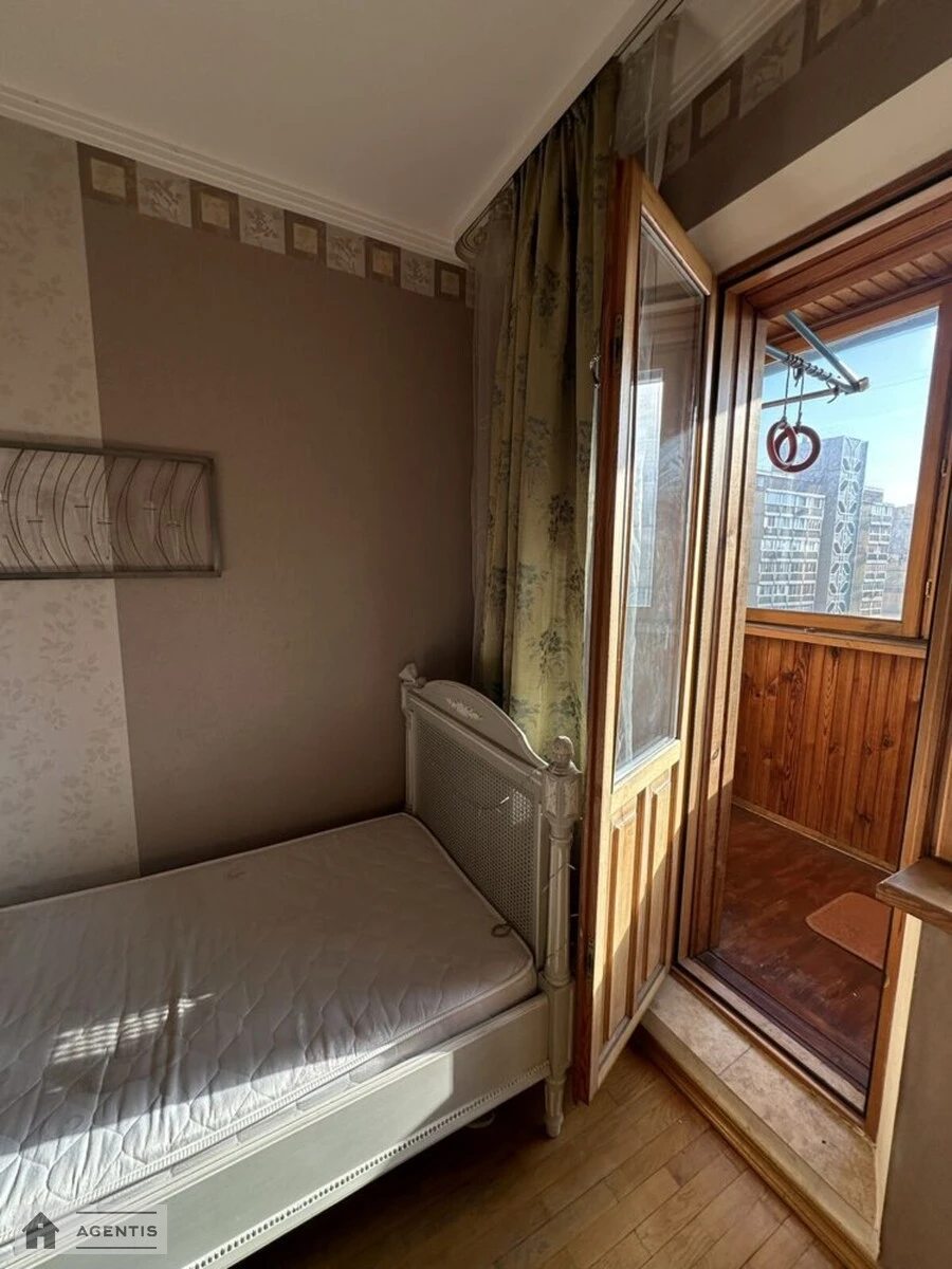 Apartment for rent. 4 rooms, 85 m², 11 floor/11 floors. 8, Mykhayla Hryshka vul., Kyiv. 