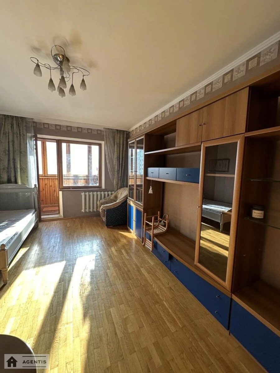 Apartment for rent. 4 rooms, 85 m², 11 floor/11 floors. 8, Mykhayla Hryshka vul., Kyiv. 