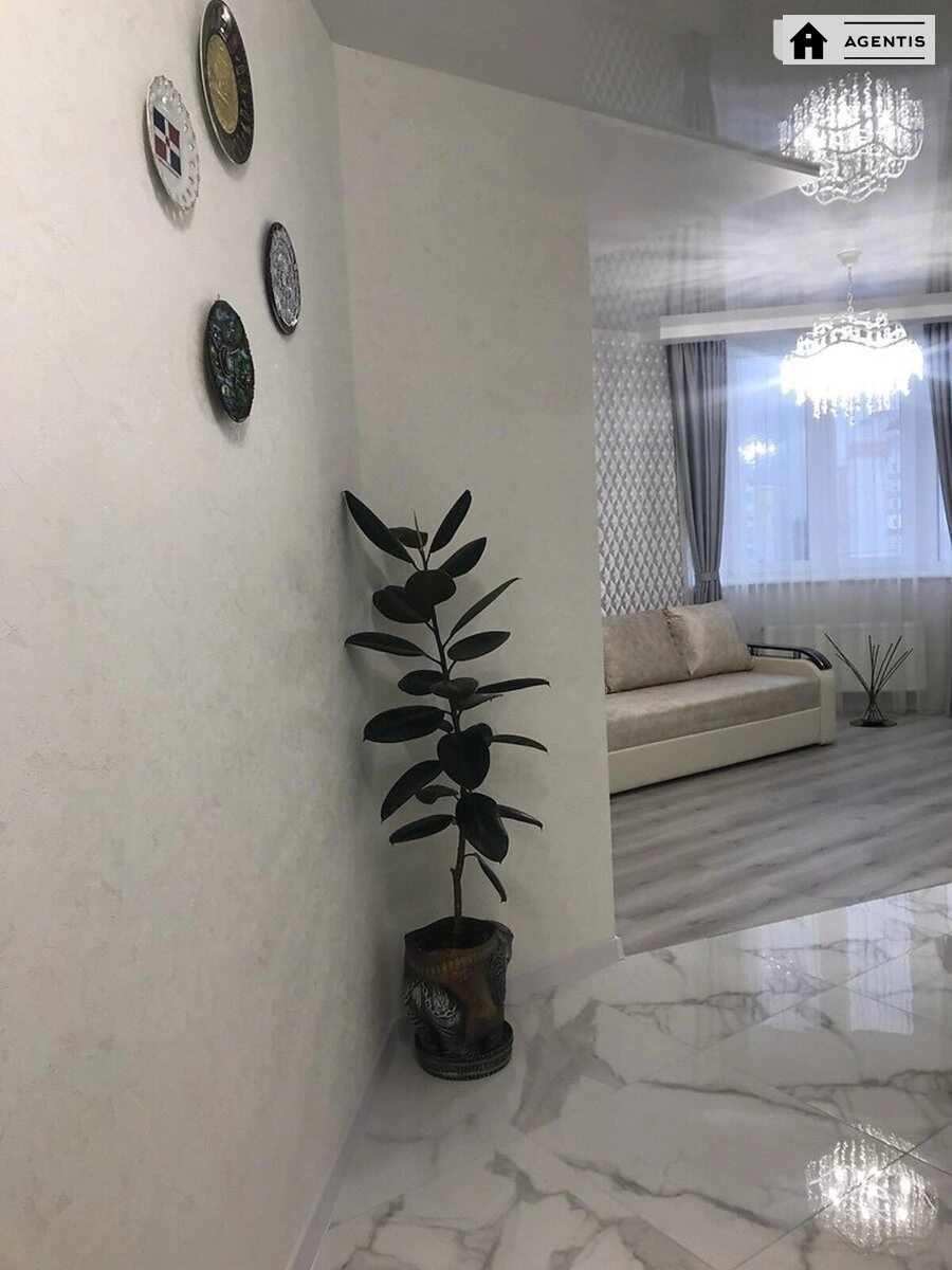 Здам квартиру. 3 rooms, 70 m², 9th floor/10 floors. 34, Боголюбова вул., Київ. 