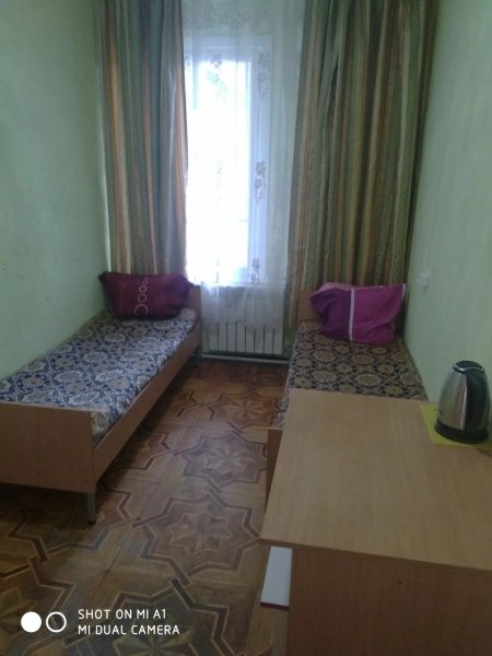 Apartment for rent. 1 room, 20 m², 1st floor/1 floor. Sadova, Kyiv. 