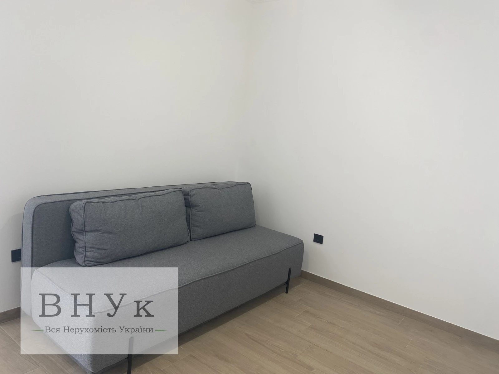 Продаж квартири 1 кімната, 43 m², 2 пов./5 поверхів. Шпитальна вул., Тернопіль. 