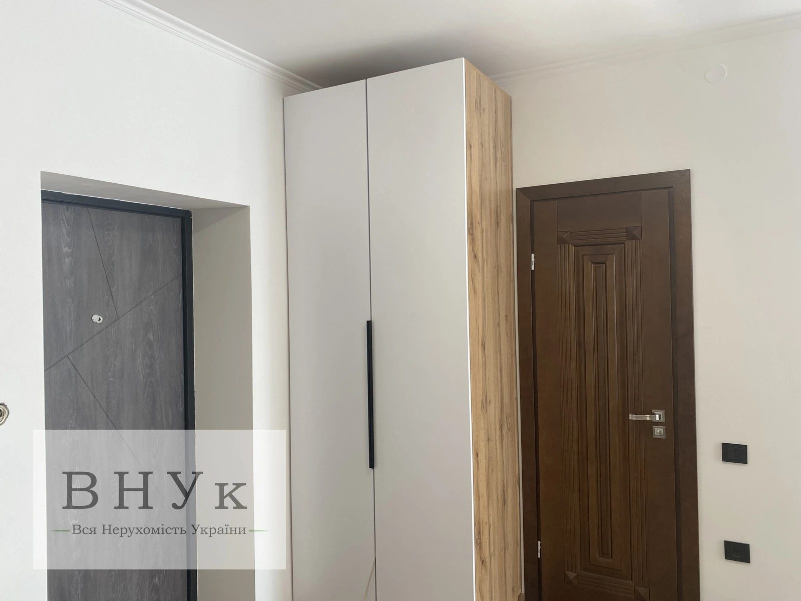 Продаж квартири 1 кімната, 43 m², 2 пов./5 поверхів. Шпитальна вул., Тернопіль. 