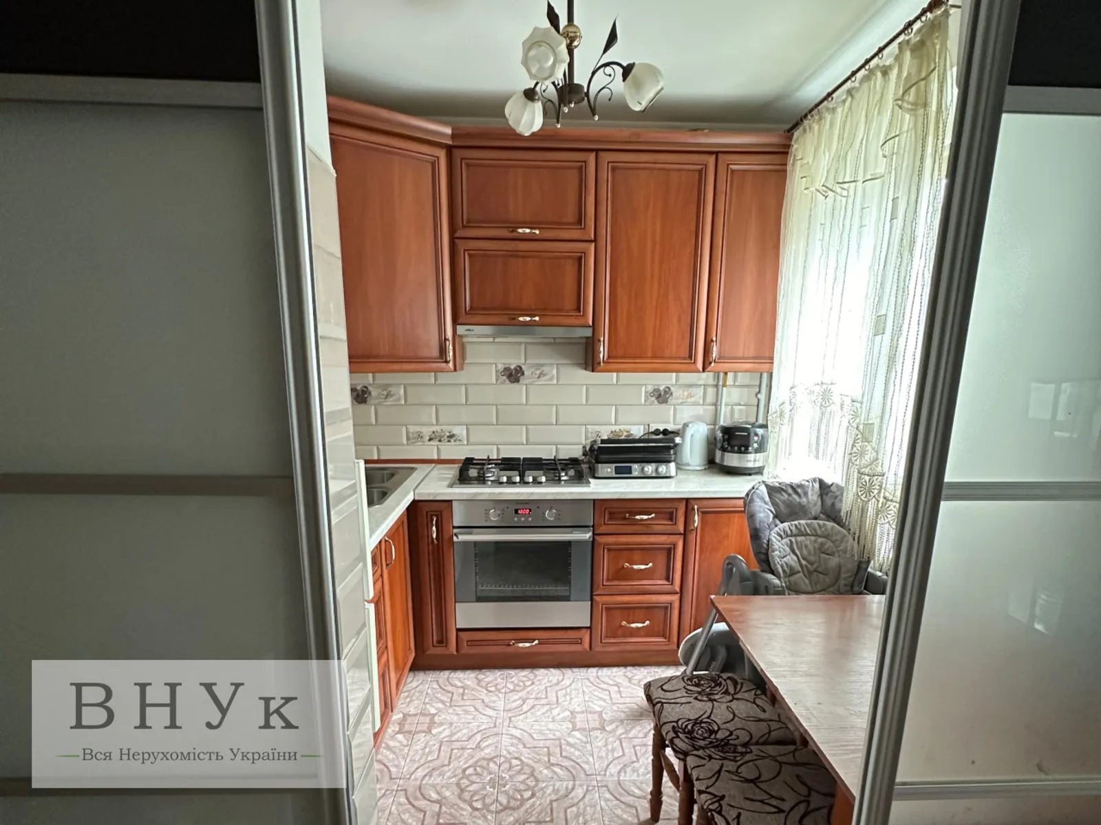 Продаж квартири 1 кімната, 30 m², 2 пов./5 поверхів. Макаренка вул., Тернопіль. 