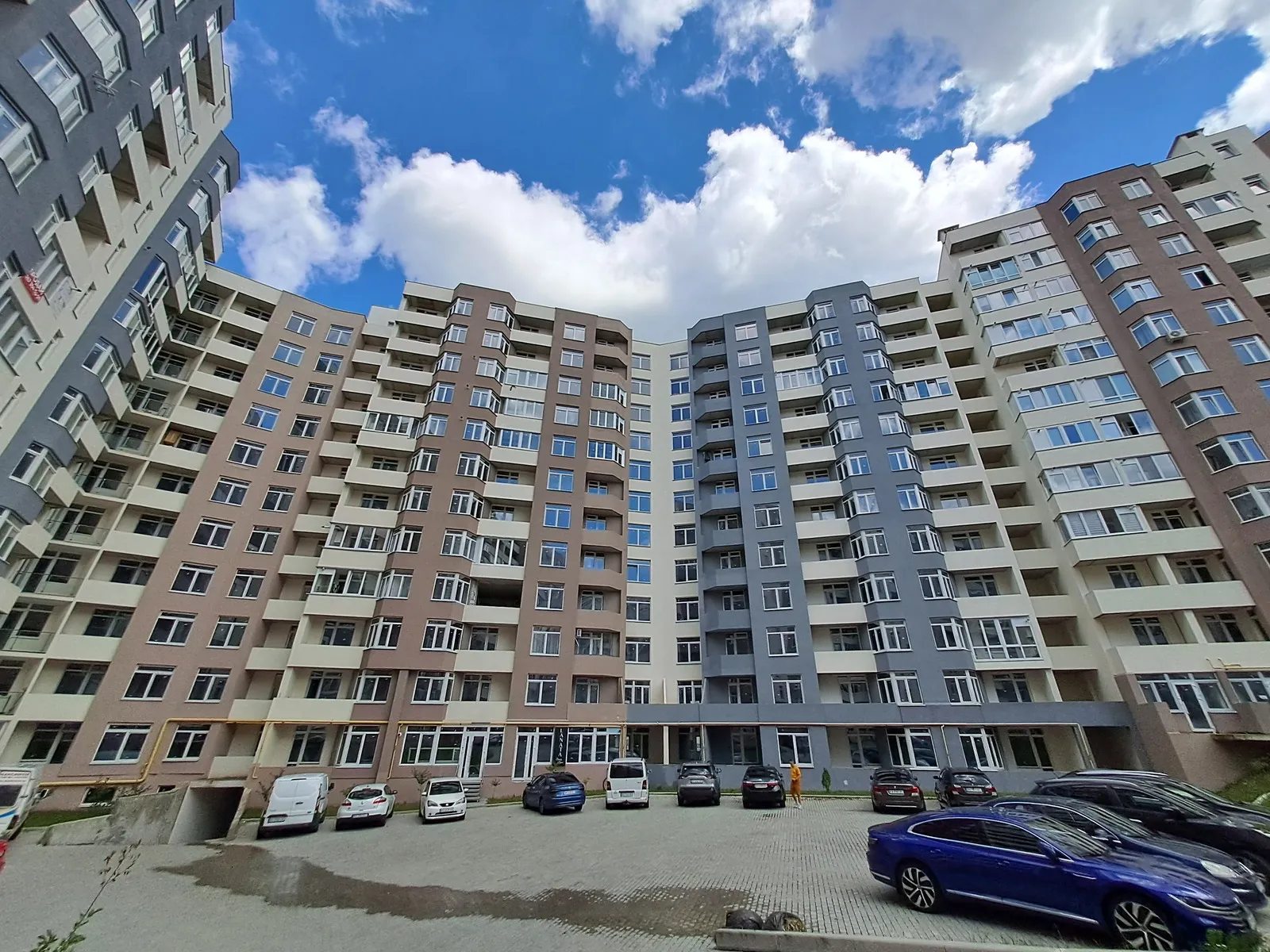 Продаж квартири 1 кімната, 48 m², 2 пов./12 поверхів. Бам, Тернопіль. 