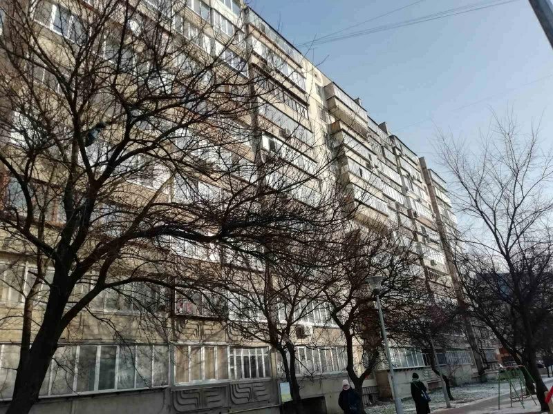 Apartments for sale. 2 rooms, 52 m², 9th floor/10 floors. Korolenko, Brovary. 