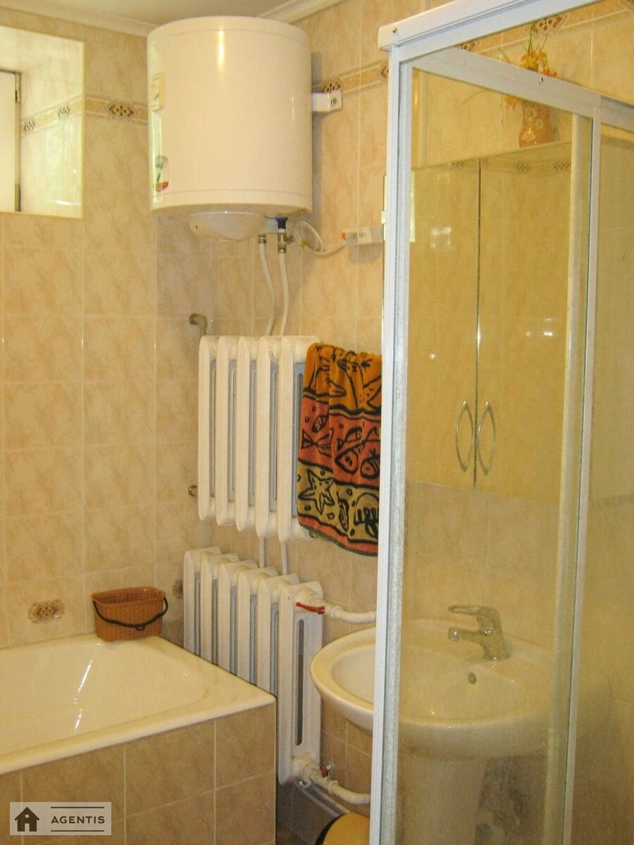 Здам квартиру. 1 room, 40 m², 1st floor/3 floors. Костопалівська вул. (Саврасова), Київ. 