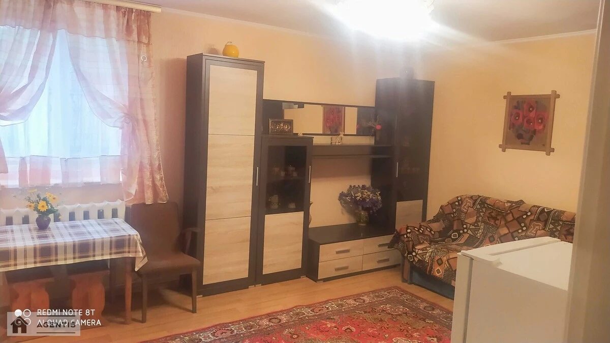 Сдам квартиру. 1 room, 40 m², 1st floor/3 floors. Костопалівська вул. (Саврасова), Киев. 
