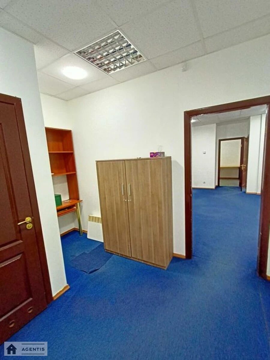 Здам квартиру. 3 rooms, 77 m², 2nd floor/4 floors. 20, Шота Руставелі вул., Київ. 