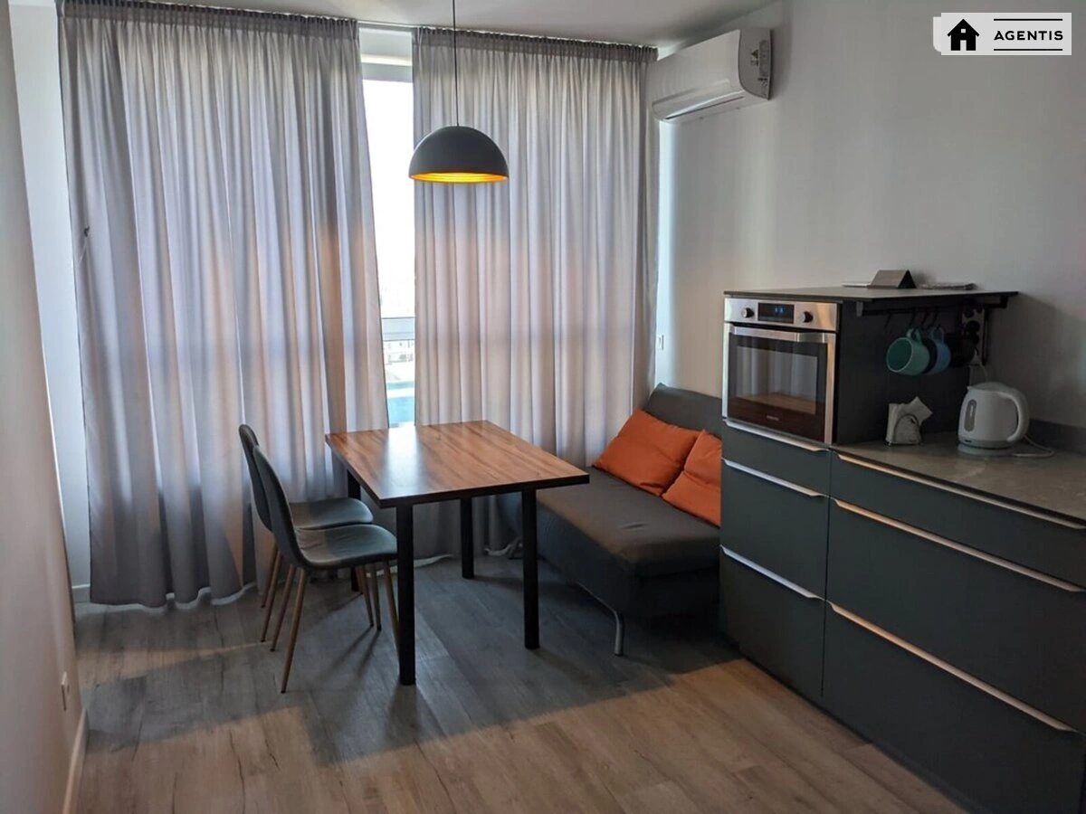 Сдам квартиру. 2 rooms, 76 m², 20 floor/25 floors. 33, Митрополита Василя Липківського вул. (Урицького), Киев. 