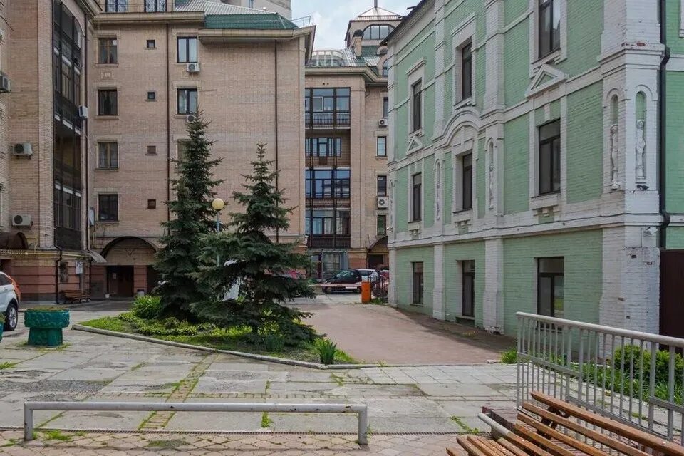Apartment for rent. 4 rooms, 259 m², 8th floor/9 floors. 14, Behterevskiy 14, Kyiv. 