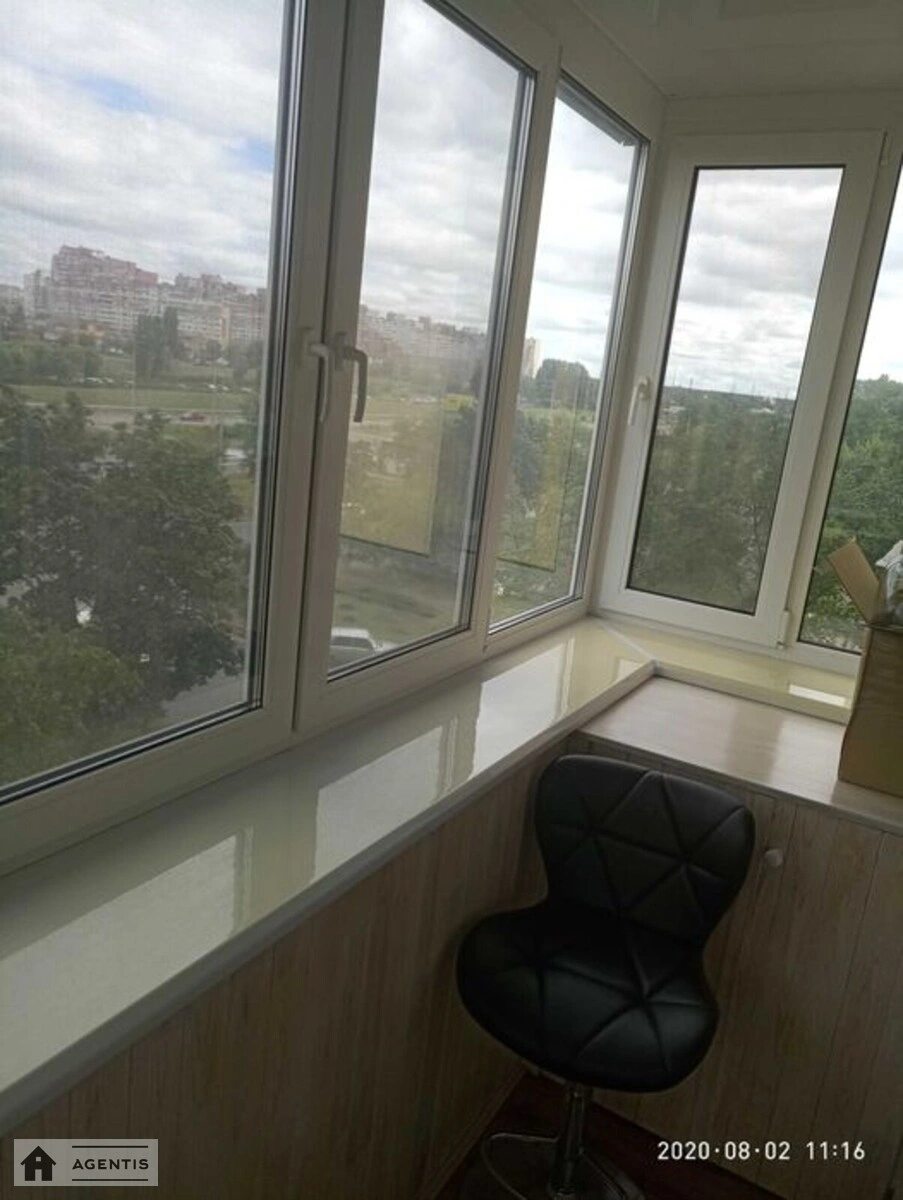 Apartment for rent. 4 rooms, 77 m², 4th floor/9 floors. 22, Romana Shukhevycha prosp. Henerala Vatutina, Kyiv. 