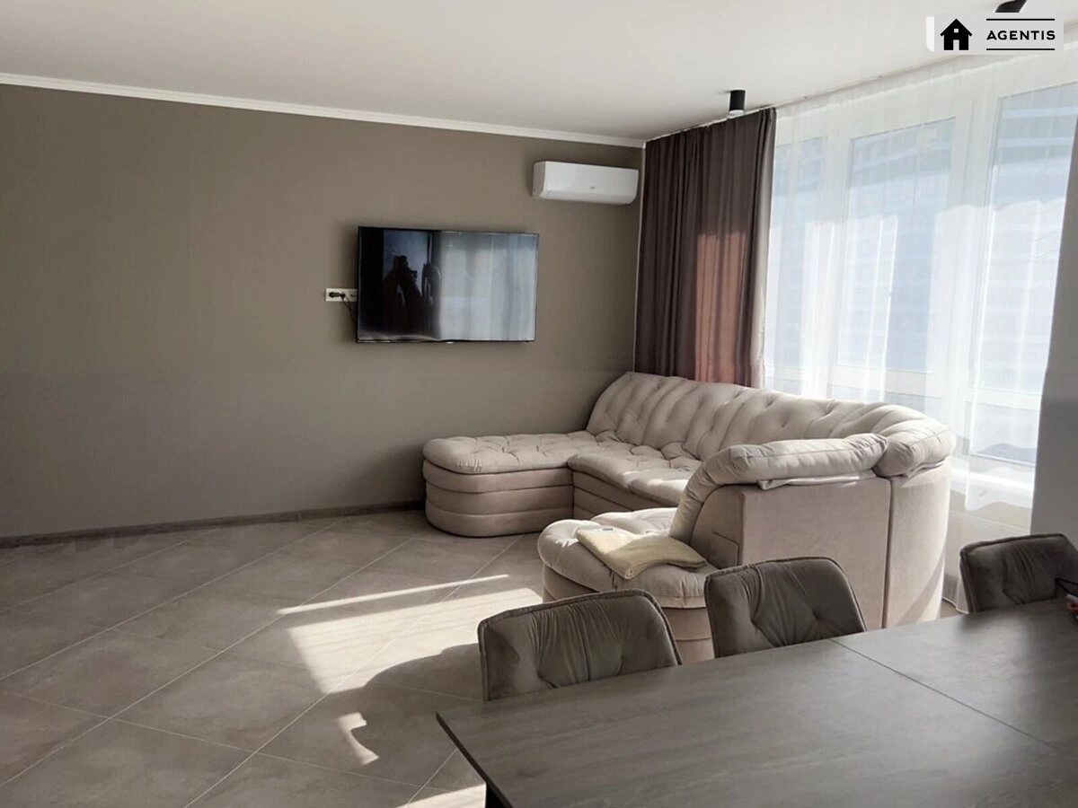 Apartment for rent. 3 rooms, 97 m², 7th floor/26 floors. 12, Prychalna 12, Kyiv. 