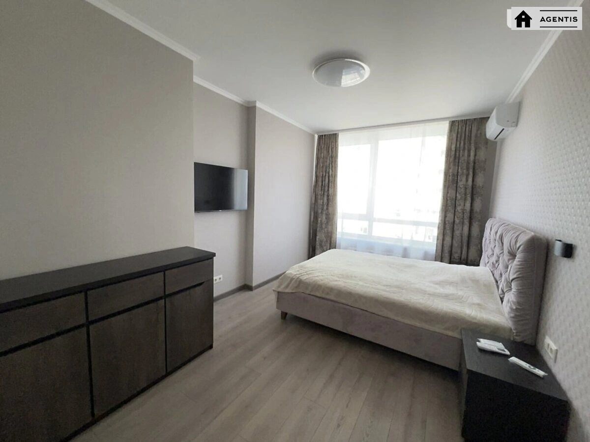 Apartment for rent. 3 rooms, 97 m², 7th floor/26 floors. 12, Prychalna 12, Kyiv. 