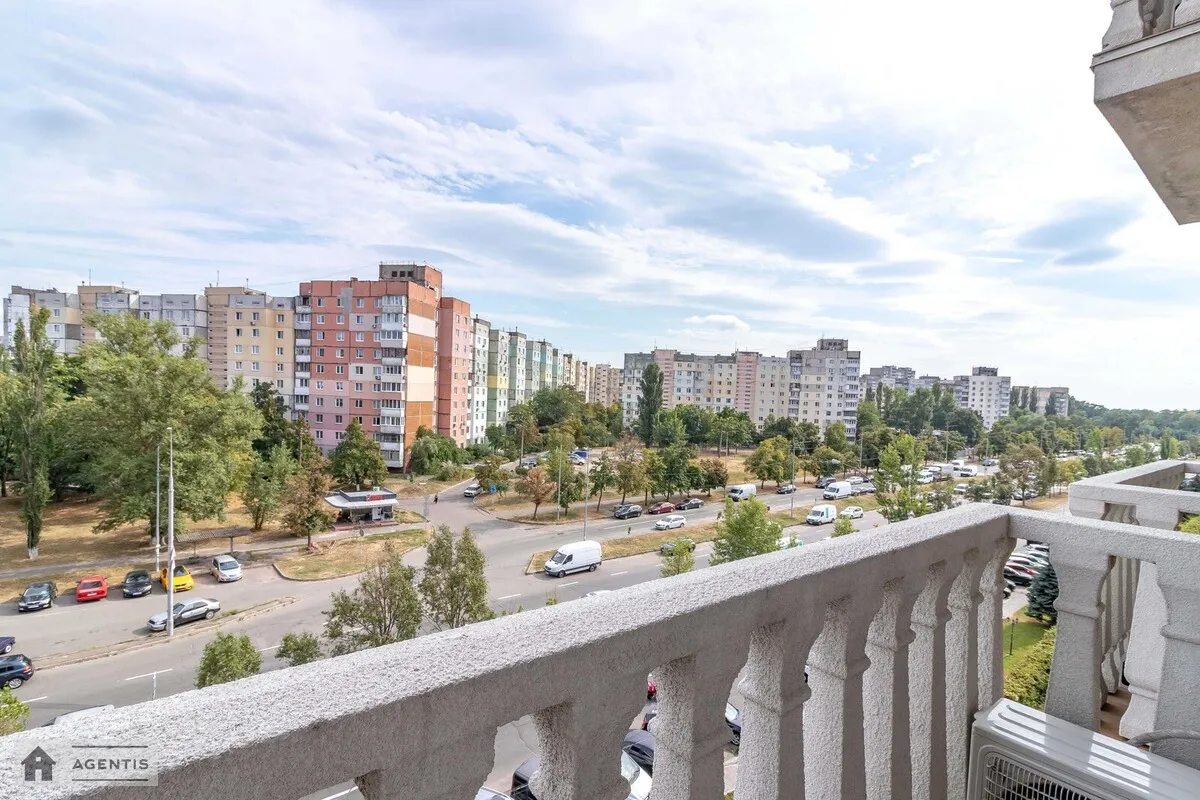 Apartment for rent. 1 room, 40 m², 6th floor/9 floors. Dmytra Lutsenka vul., Kyiv. 