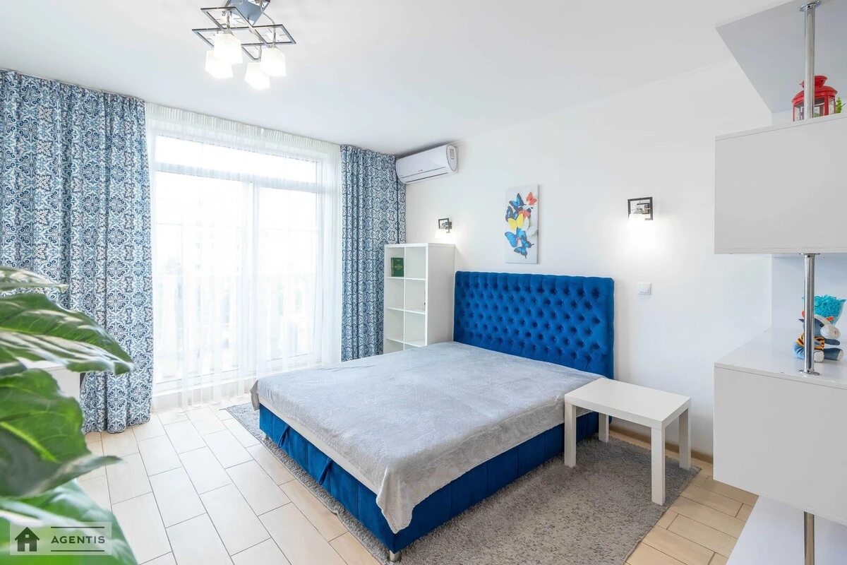 Apartment for rent. 1 room, 40 m², 6th floor/9 floors. Dmytra Lutsenka vul., Kyiv. 