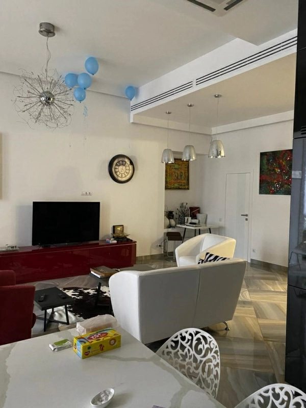 Продаж квартири. 5 кімнат, 203 m², 1 поверх/5 поверхів. 21, Пушкінська 21, Київ. 