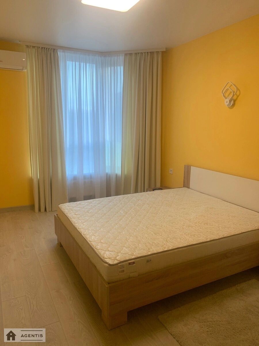 Сдам квартиру. 1 room, 41 m², 7th floor/9 floors. 15, Яблоневая 15, Киев. 