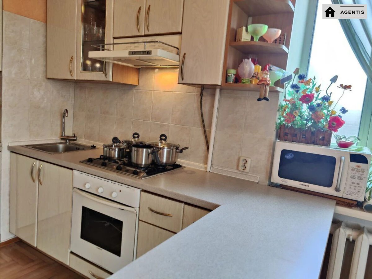 Apartment for rent. 2 rooms, 99 m², 6th floor/6 floors. 12, Sichovyh Strliltsiv 12, Kyiv. 