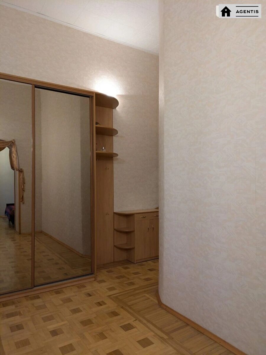 Сдам квартиру. 2 rooms, 99 m², 6th floor/6 floors. 12, Сечевых Стрельцов 12, Киев. 