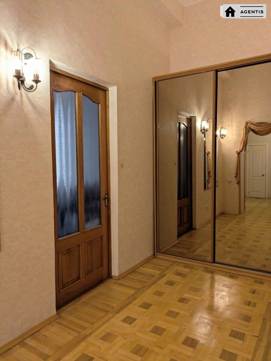 Сдам квартиру. 2 rooms, 99 m², 6th floor/6 floors. 12, Сечевых Стрельцов 12, Киев. 