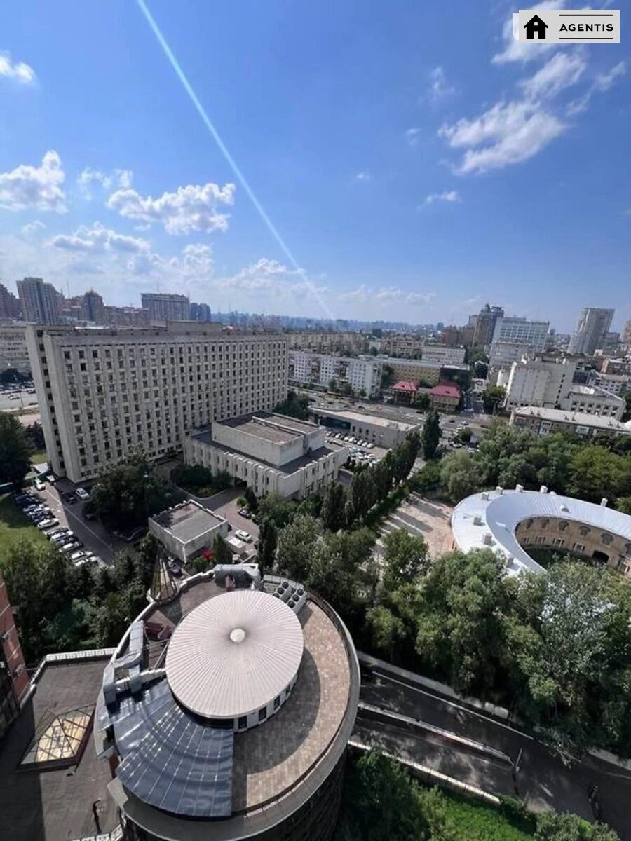 Apartment for rent. 3 rooms, 105 m², 20 floor/20 floors. 4, Staronavodnitcka 4, Kyiv. 