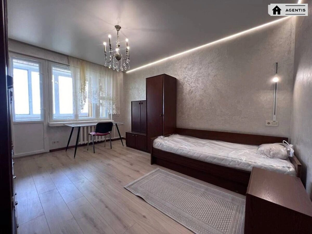 Apartment for rent. 3 rooms, 105 m², 20 floor/20 floors. 4, Staronavodnitcka 4, Kyiv. 