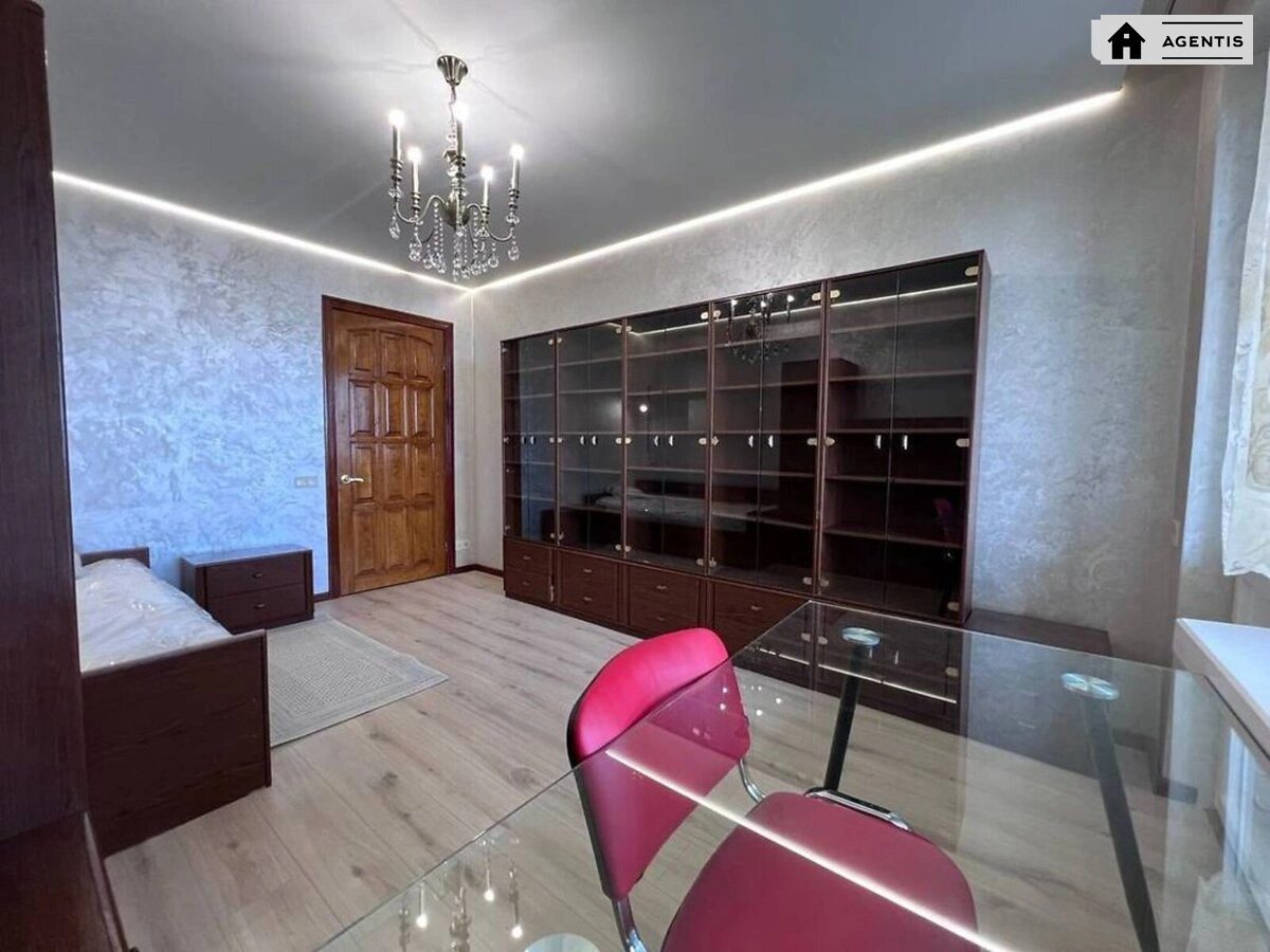 Apartment for rent. 3 rooms, 105 m², 20 floor/20 floors. 4, Staronavodnitcka 4, Kyiv. 