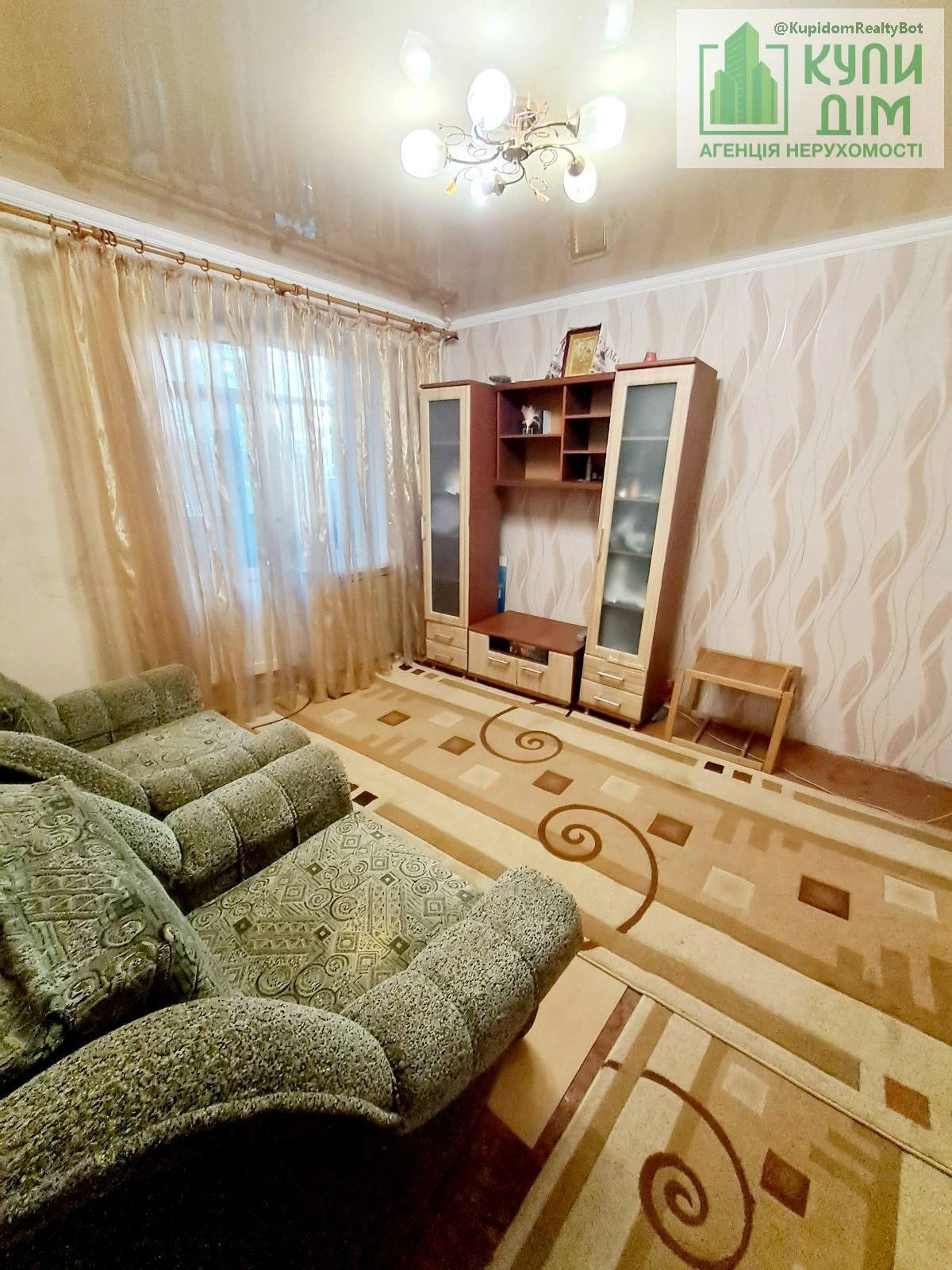 Продаж квартири 1 кімната, 28 m², 2 пов./5 поверхів. Фортечний (кіровський), Кропивницький. 