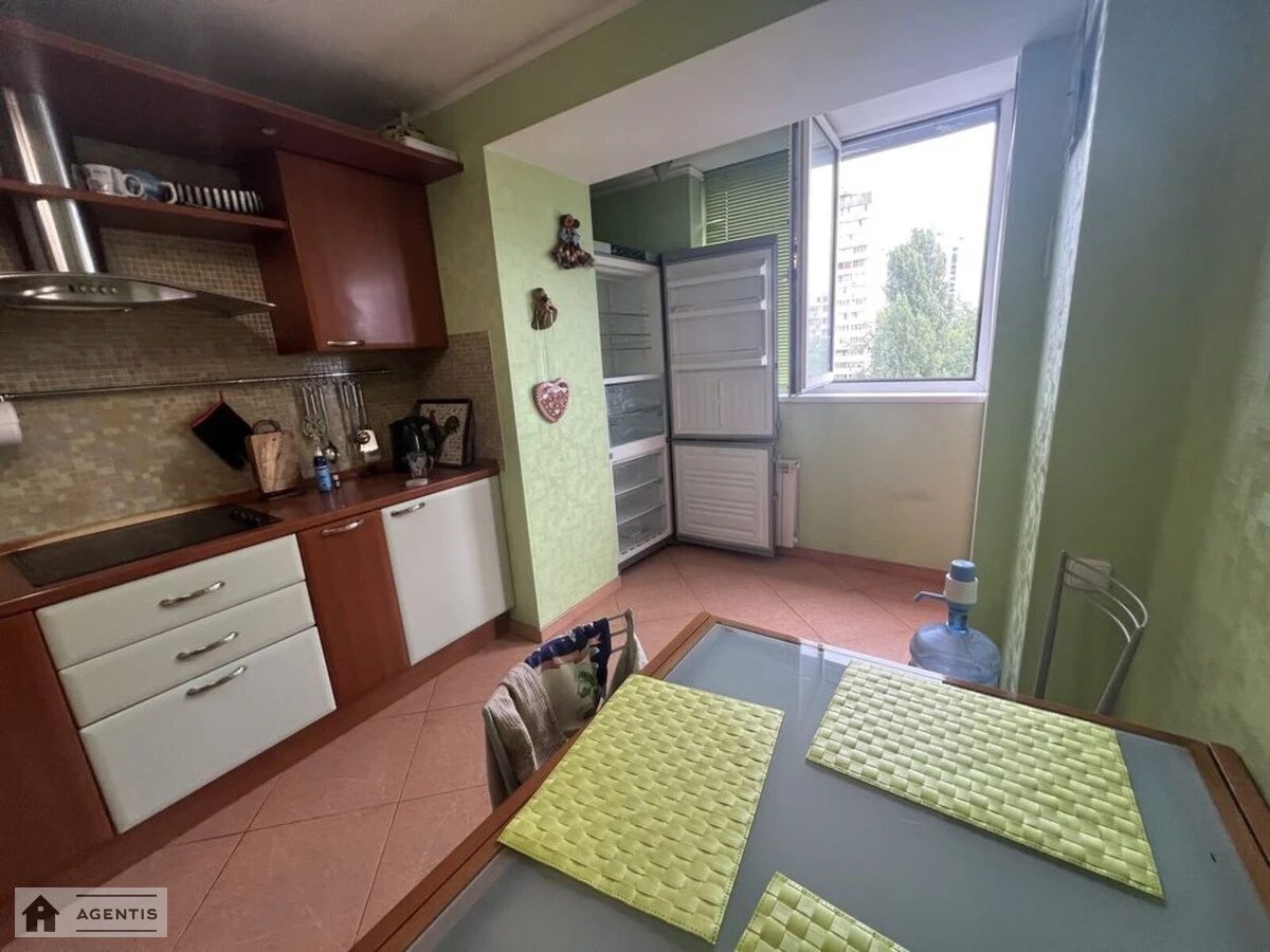 Здам квартиру. 3 rooms, 75 m², 6th floor/16 floors. 14, Олександра Довженка вул., Київ. 