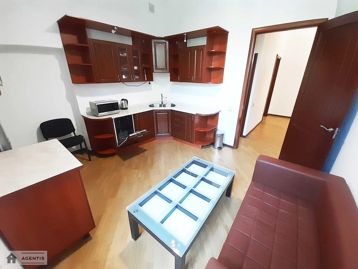 Здам квартиру. 3 rooms, 120 m², 3rd floor/5 floors. Костьольна 4, Київ. 