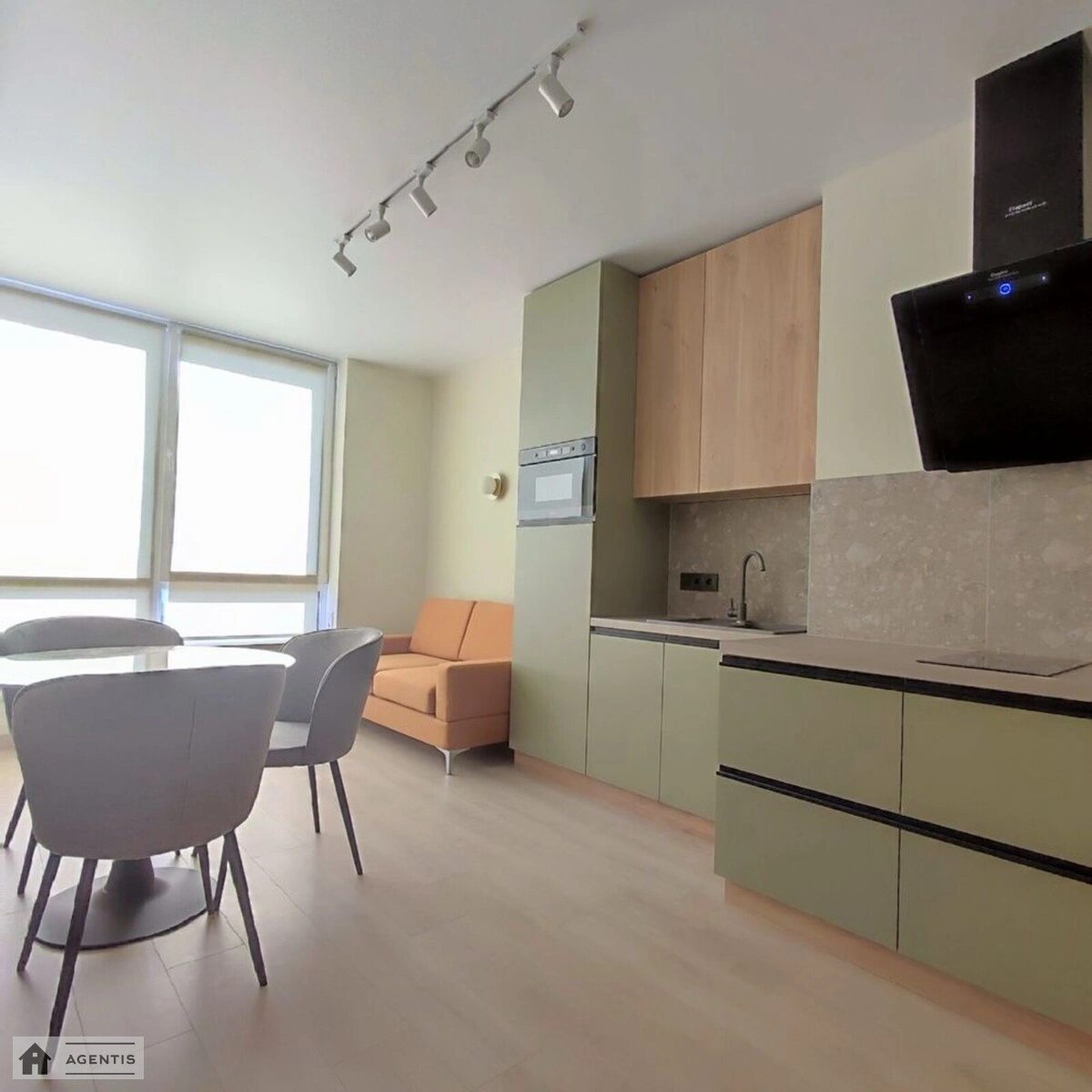 Apartment for rent. 1 room, 39 m², 18 floor/25 floors. 34, Vsevoloda Zmiyenka vul., Kyiv. 