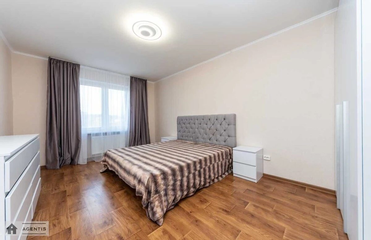 Сдам квартиру. 3 rooms, 95 m², 8th floor/25 floors. 1, Балтийский 1, Киев. 