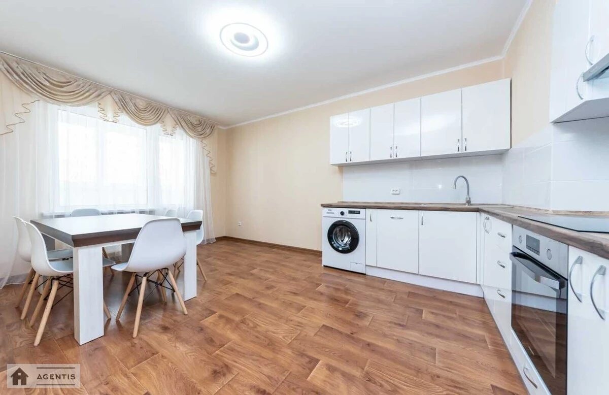 Сдам квартиру. 3 rooms, 95 m², 8th floor/25 floors. 1, Балтийский 1, Киев. 