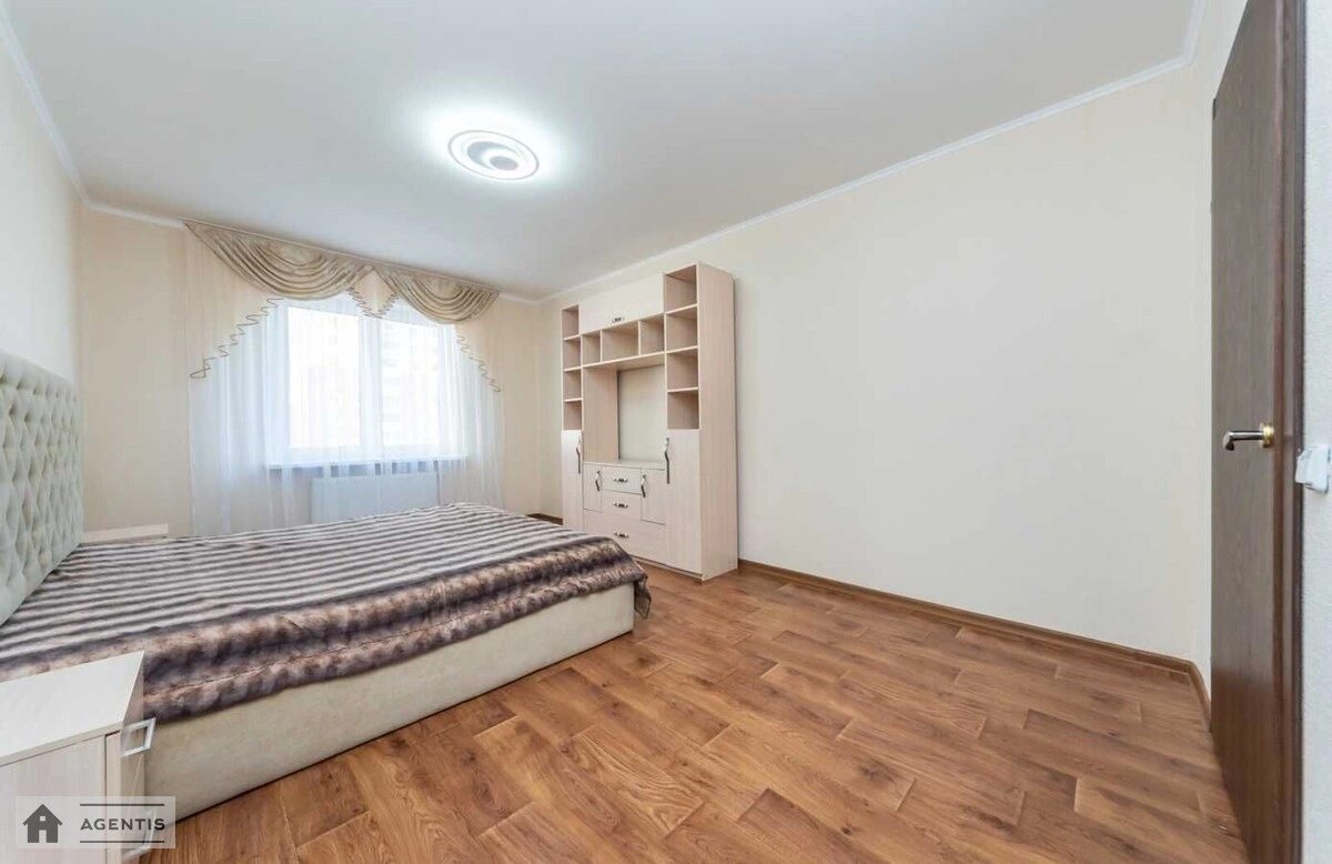 Сдам квартиру. 3 rooms, 95 m², 8th floor/25 floors. 1, Балтийский 1, Киев. 