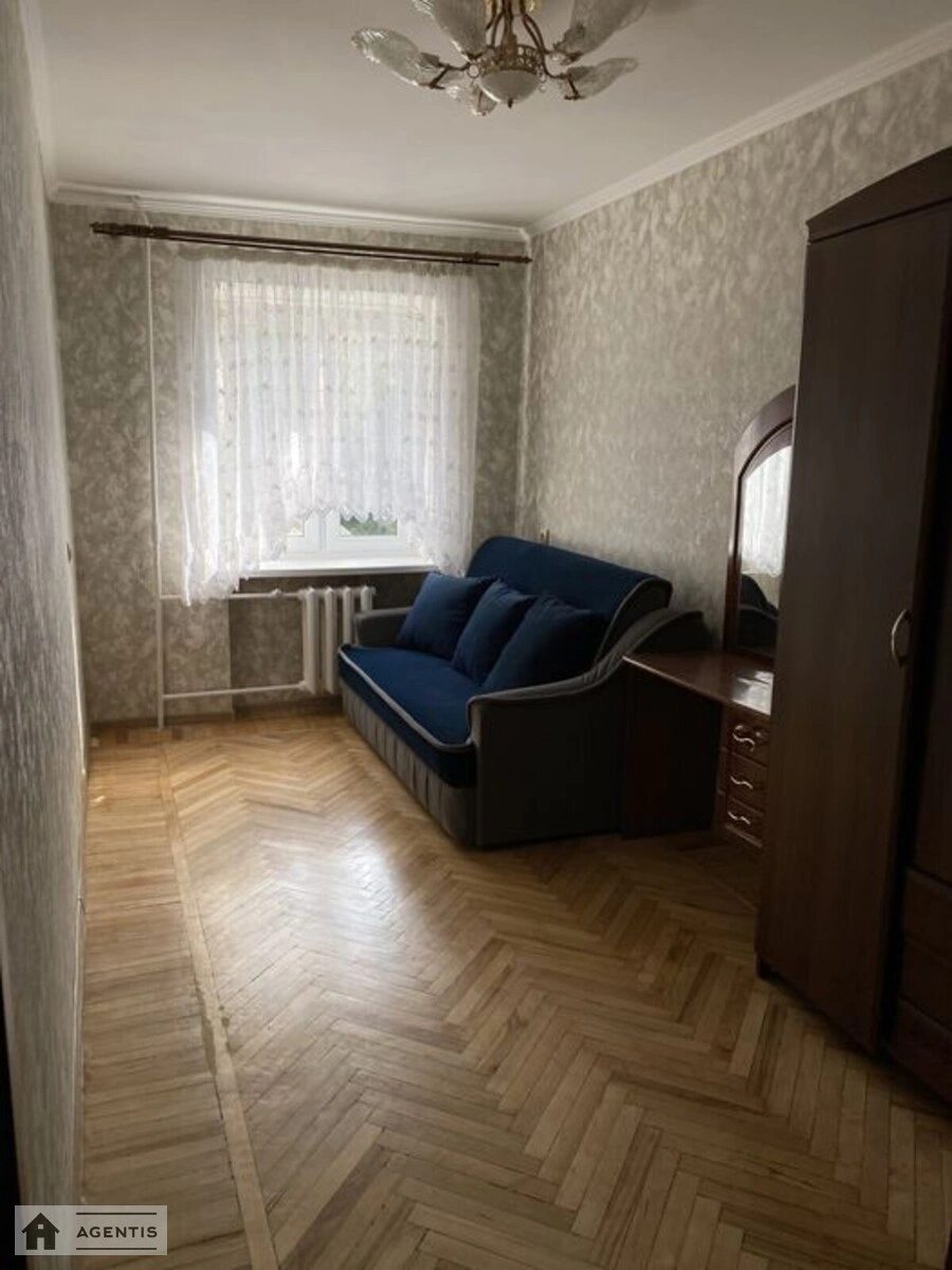 Apartment for rent. 3 rooms, 56 m², 4th floor/5 floors. 10, Pryvokzalna 10, Kyiv. 