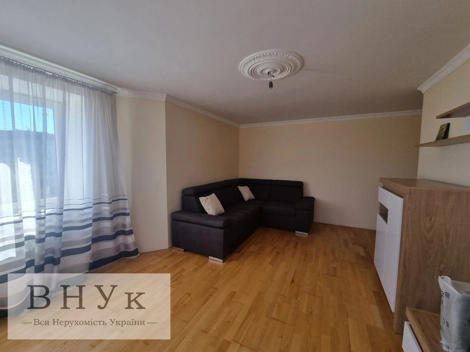 Продаж квартири 3 кімнати, 87 m², 4 пов./11 поверхів. Лучаківського вул., Тернопіль. 