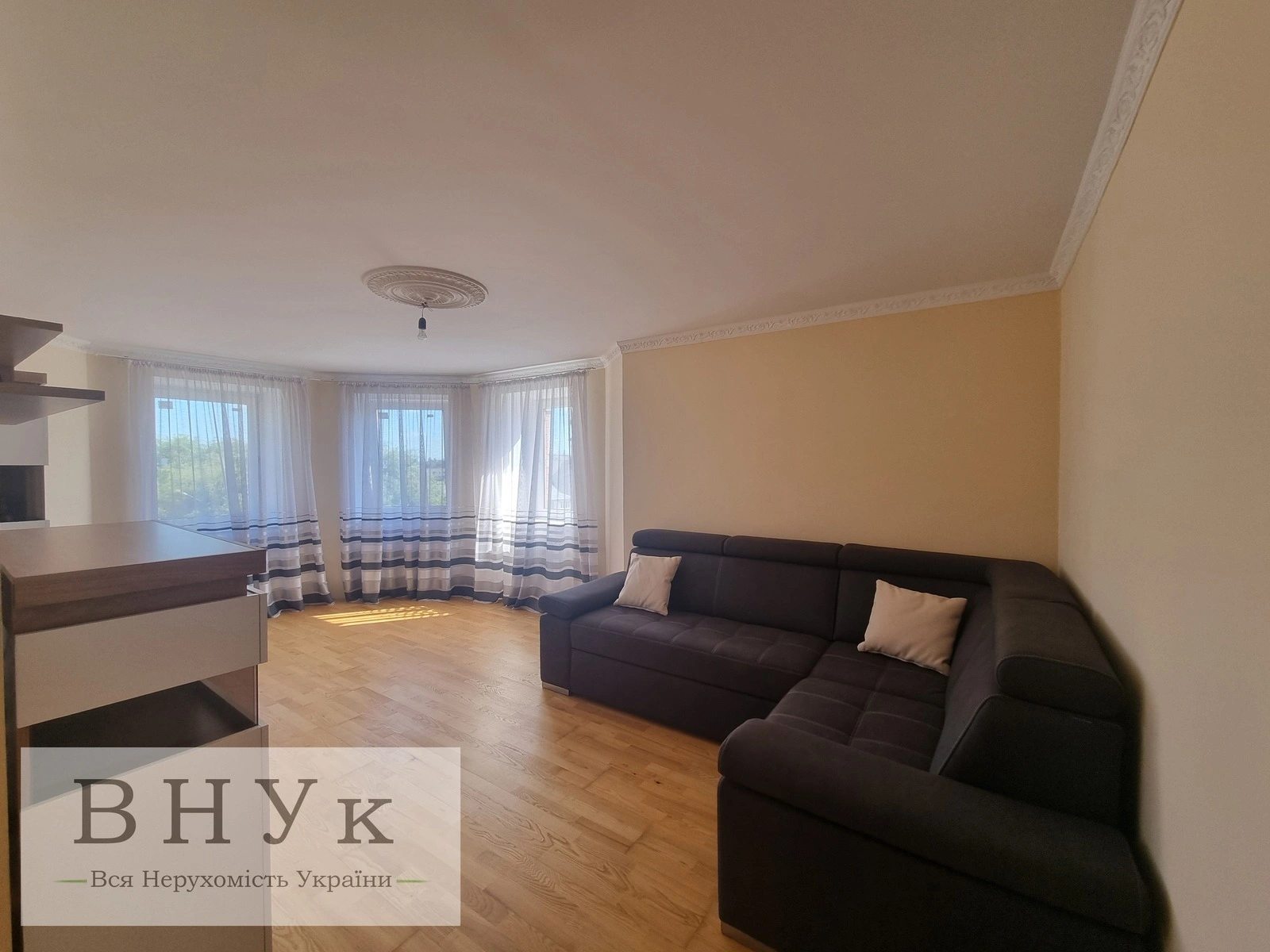 Продаж квартири 3 кімнати, 87 m², 4 пов./11 поверхів. Лучаківського вул., Тернопіль. 